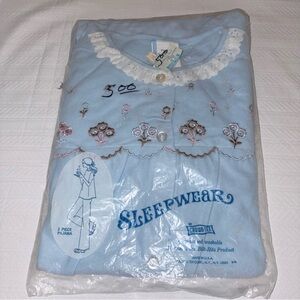 Vintage Crown-Tex Blue Floral Embroidered 2 Piece Pajama Set USA Size 34 NOS